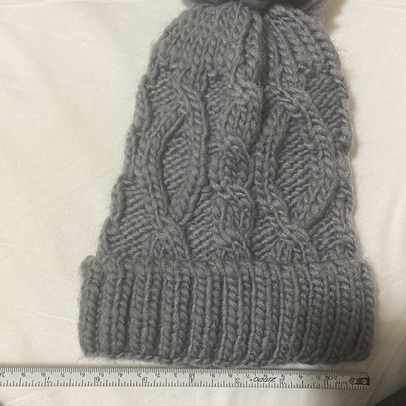 Wool hat - Picture 2 of 2